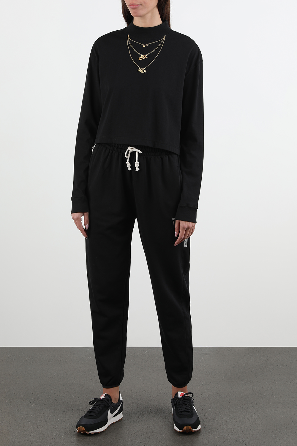 תמונת דוגמן קידמית של סניקרס דיי ברייק