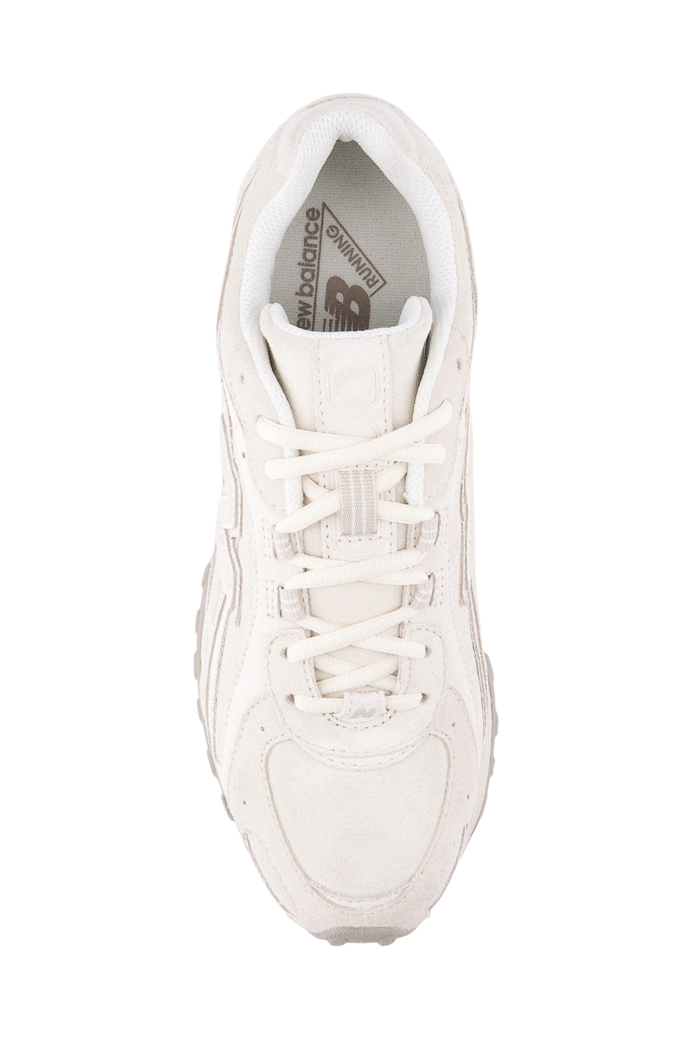 תמונת תקריב של נעלי סניקרס 204