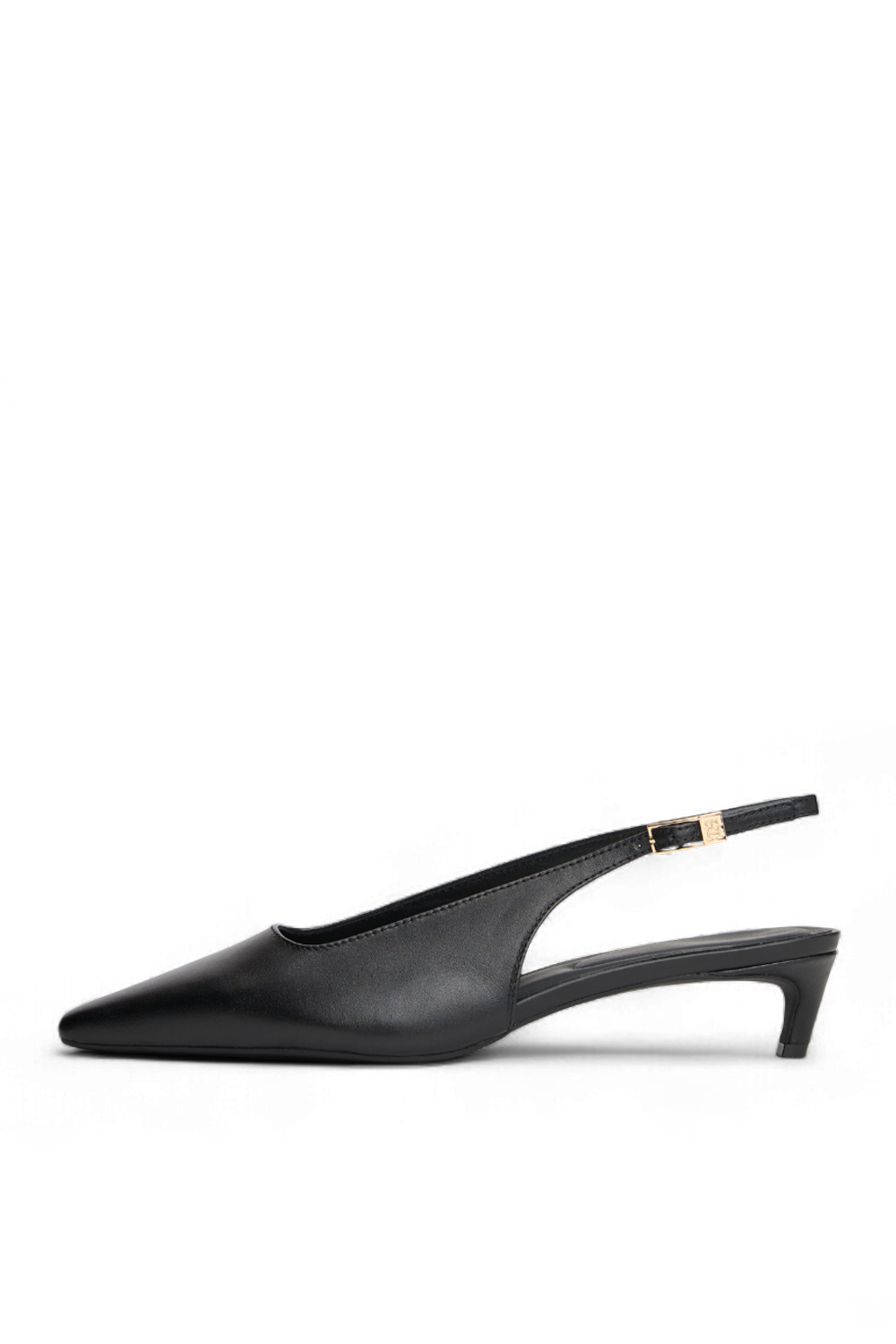 תמונה אחורית של נעלי עקב סלינג-בק