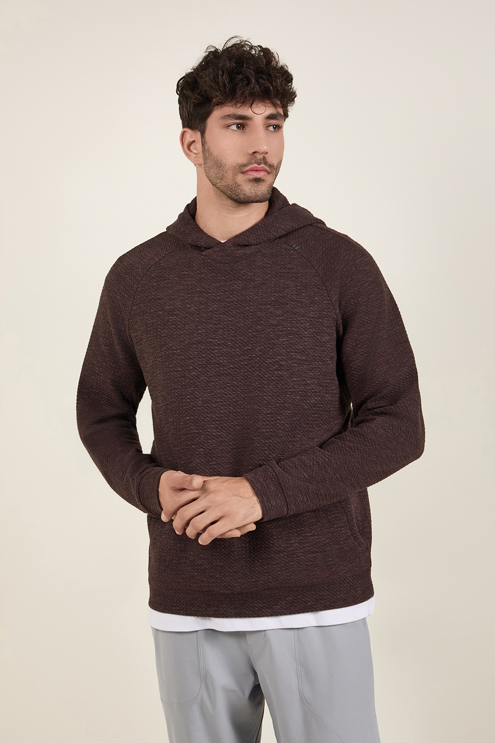 תמונת דוגמן קידמית של Textured Double-Knit Cotton Hoodie