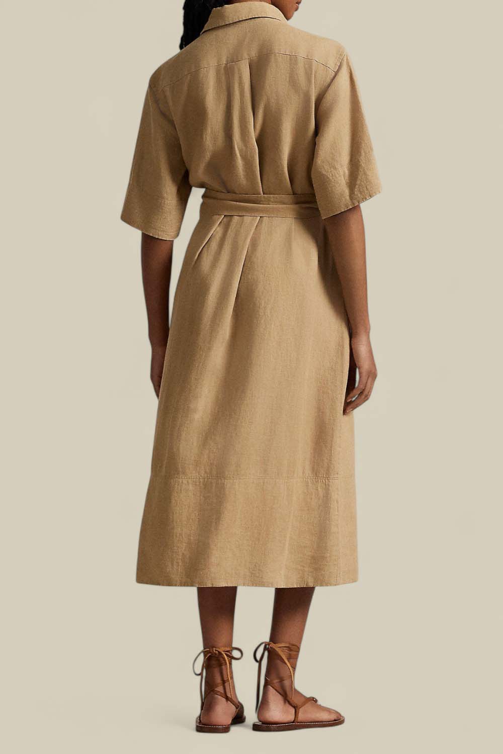 תמונת דוגמן אחורית של שמלת כפתורים