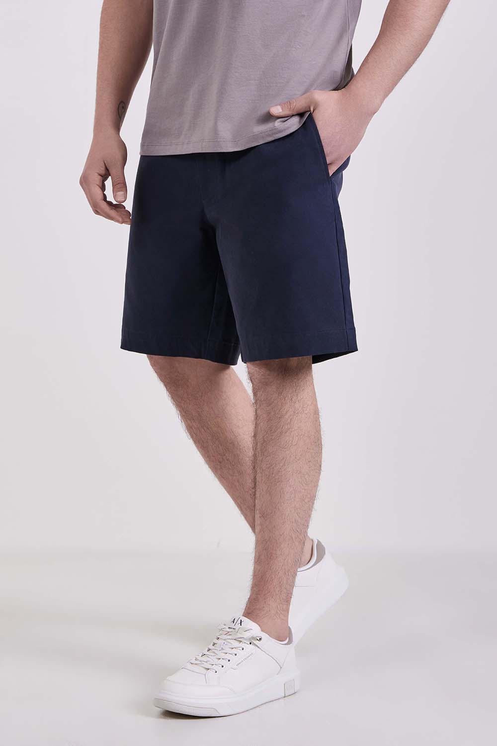 תמונת דוגמן קידמית של מכנסי ברמודה