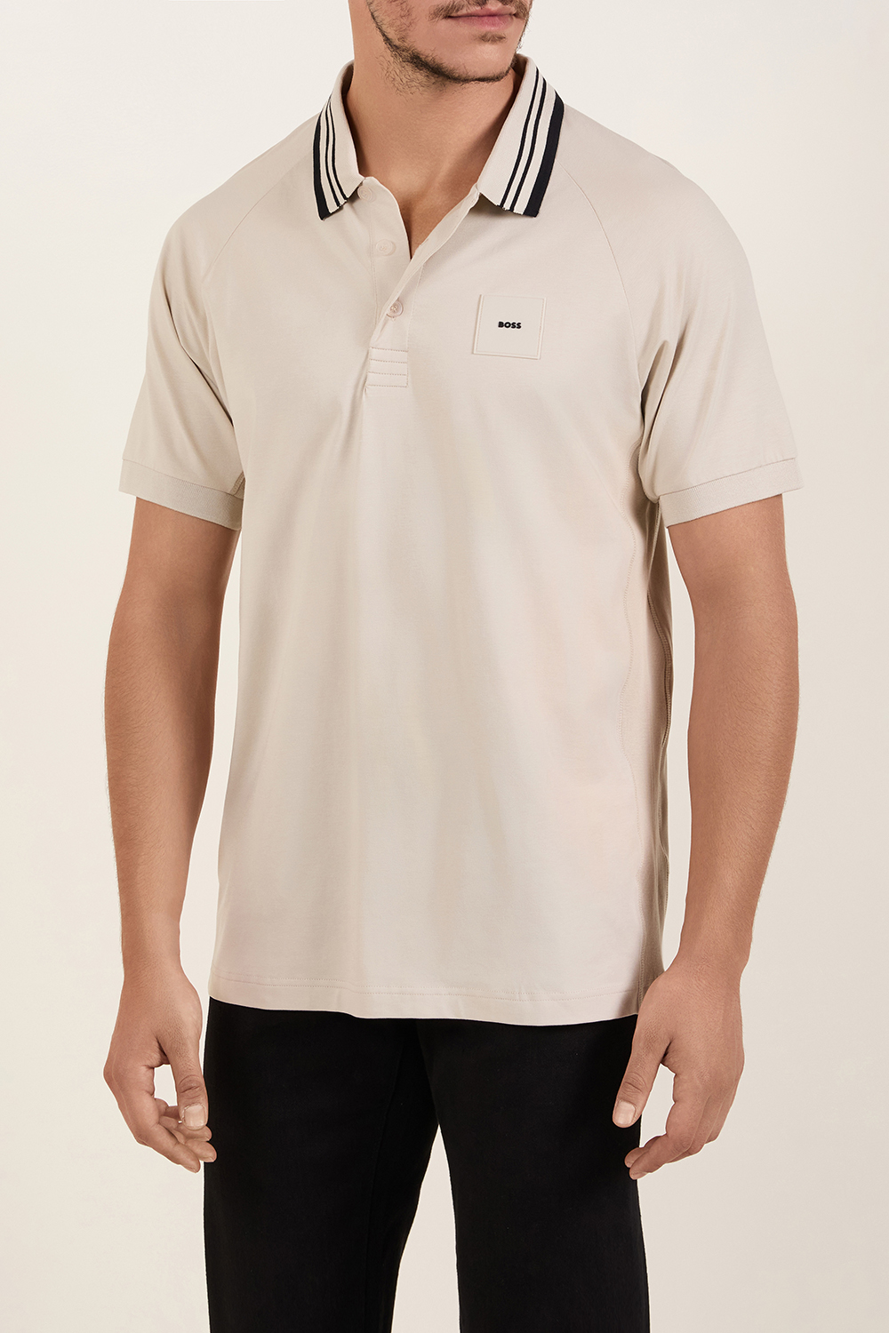 תמונת דוגמן קידמית של חולצת פולו