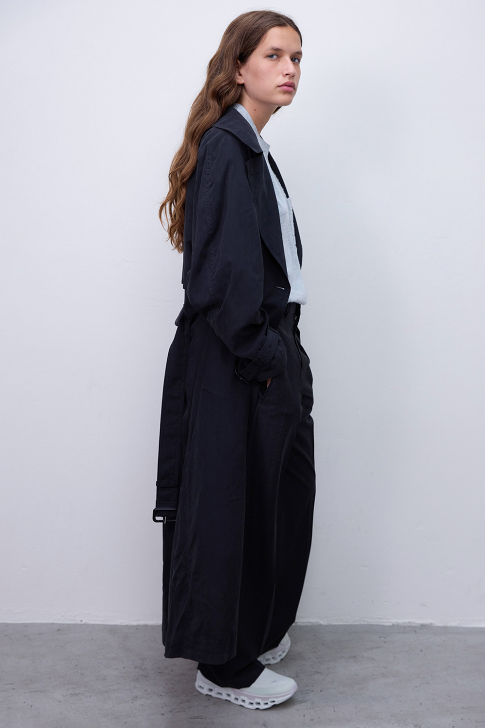 תמונת תקריב דוגמן של מעיל טרנץ'