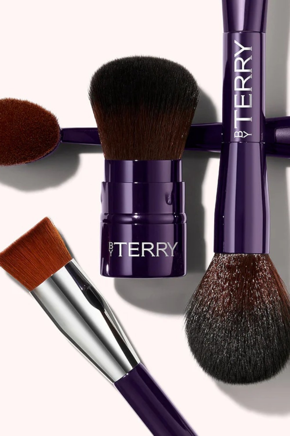 תמונת תקריב של Tool-Expert Dual-Ended Face Brush