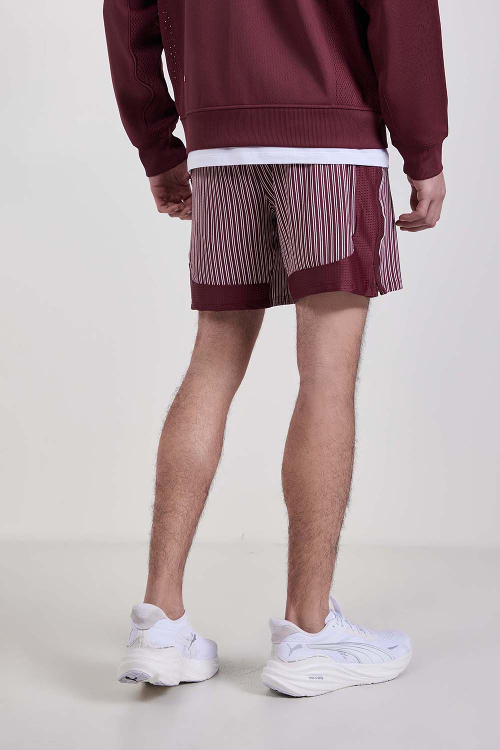 תמונת דוגמן אחורית של Mesh-Panelled Tennis Short 7''