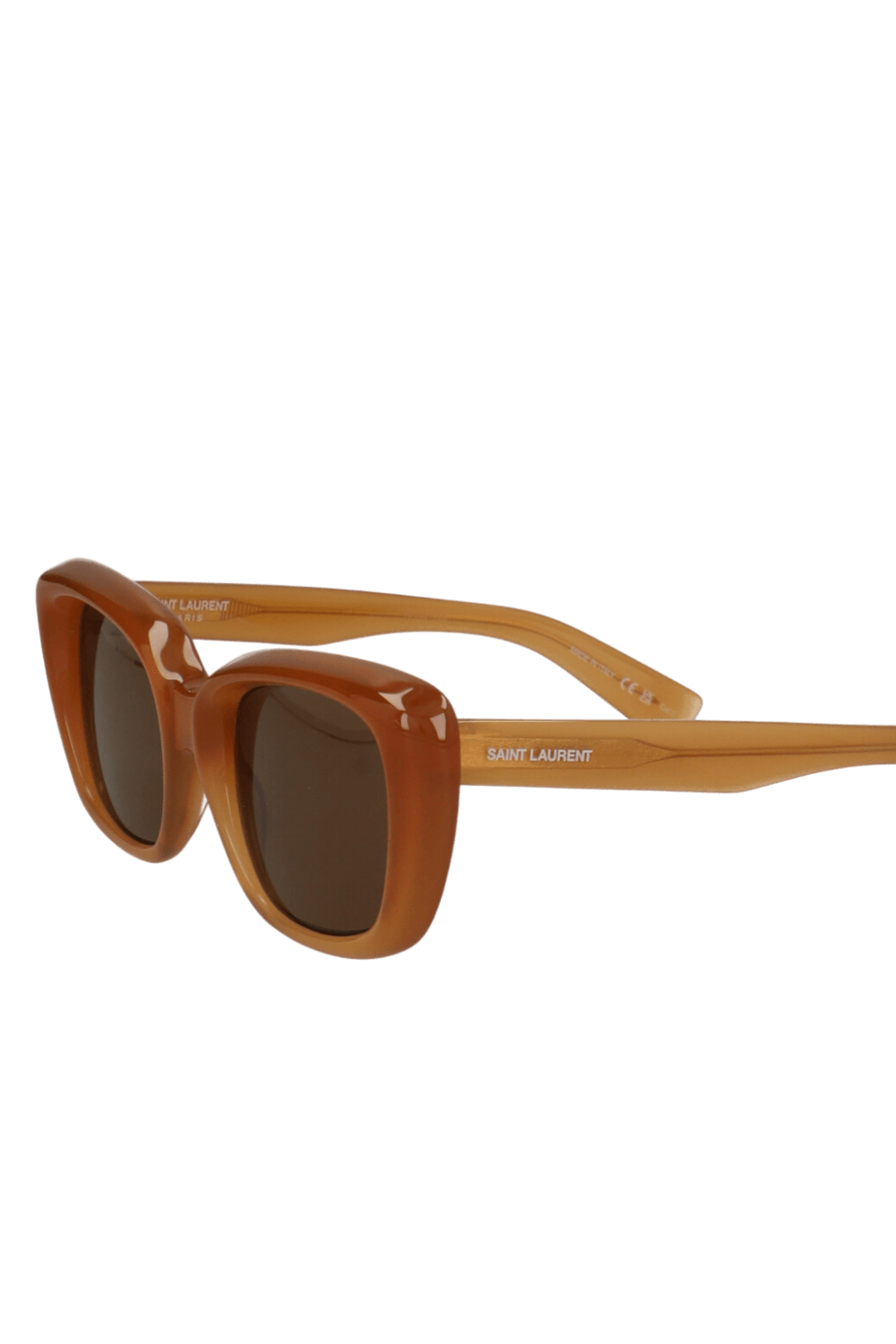 תמונת תקריב של משקפי שמש