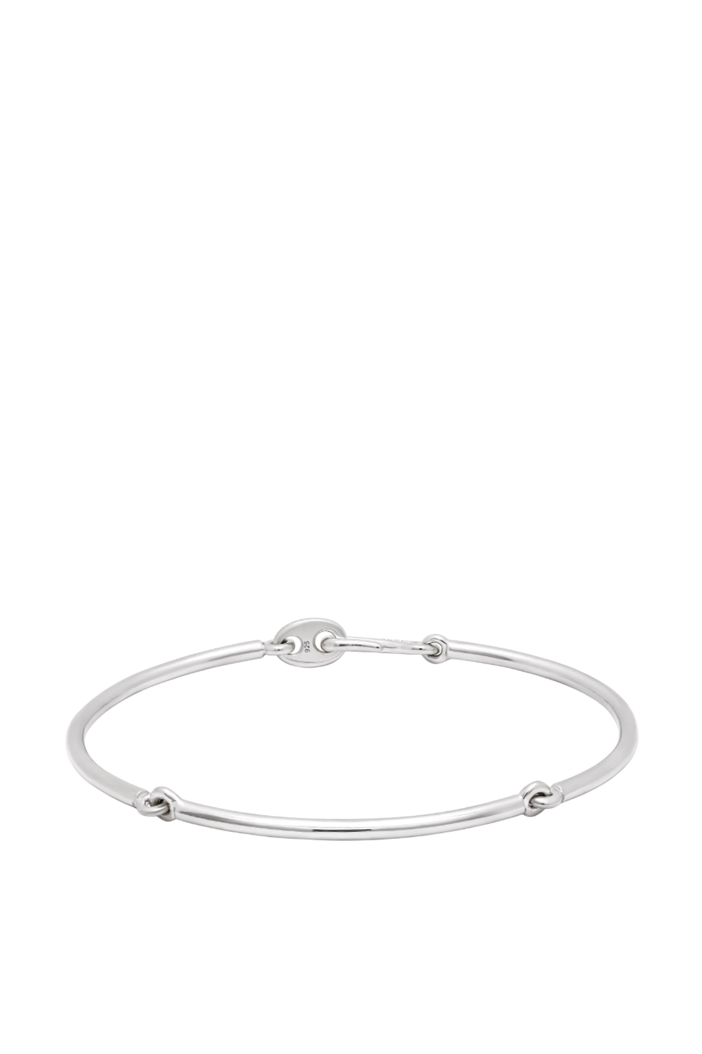 תמונה קידמית של צמיד כסף