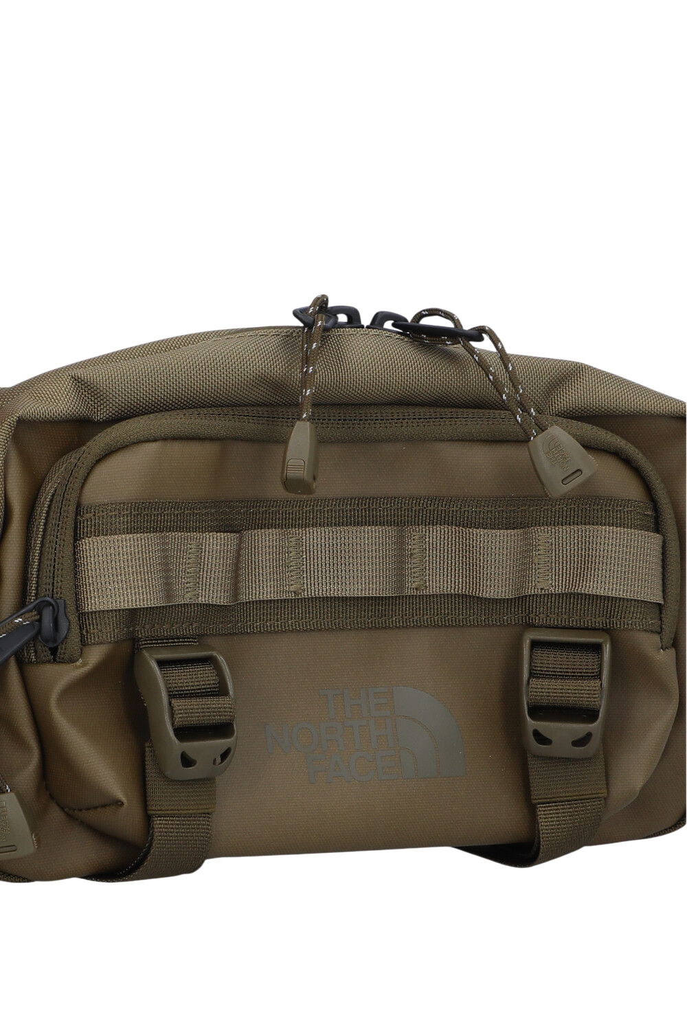 תמונת תקריב של תיק פאוץ' בייס קאמפ