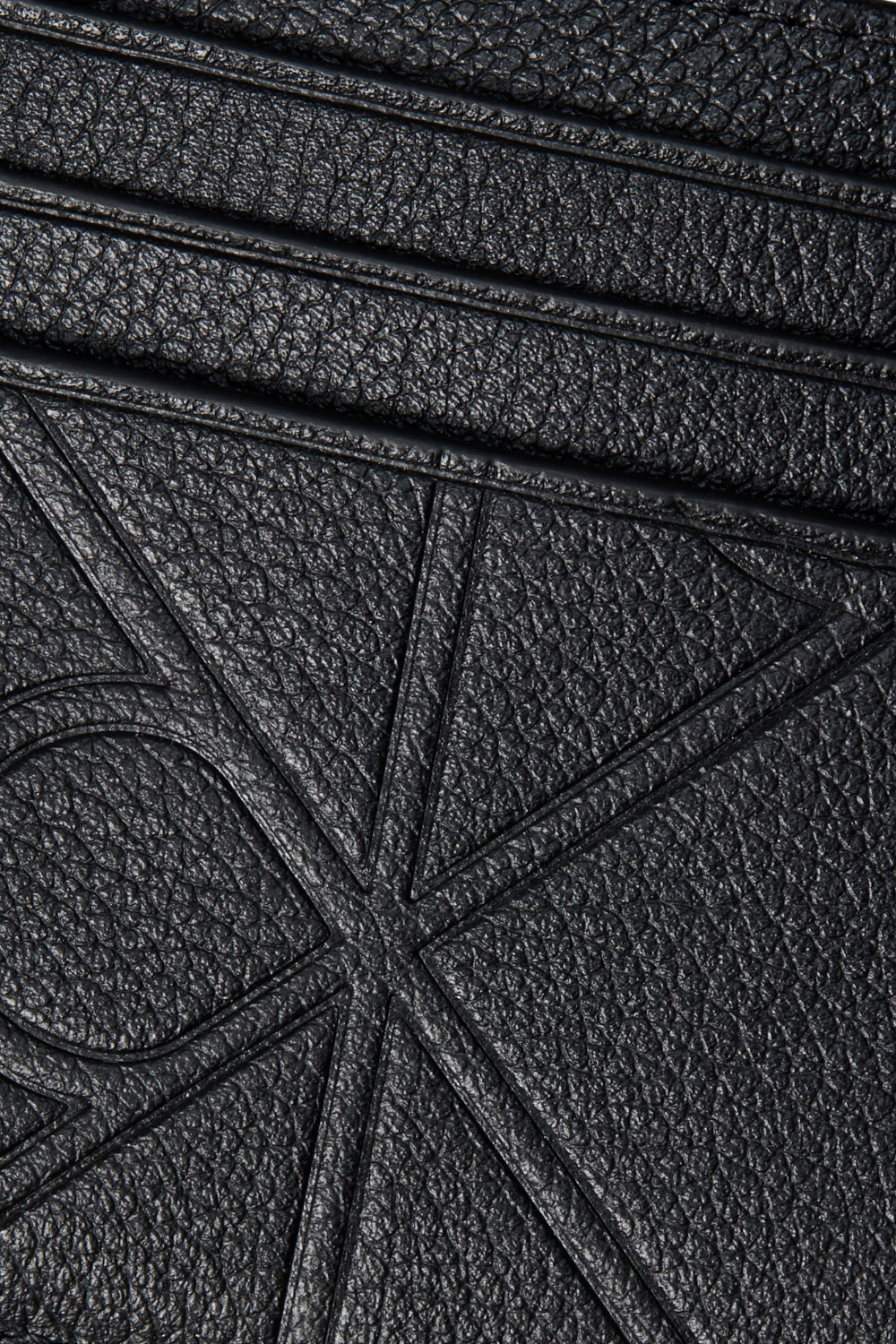 תמונת תקריב של ארנק כרטיסים