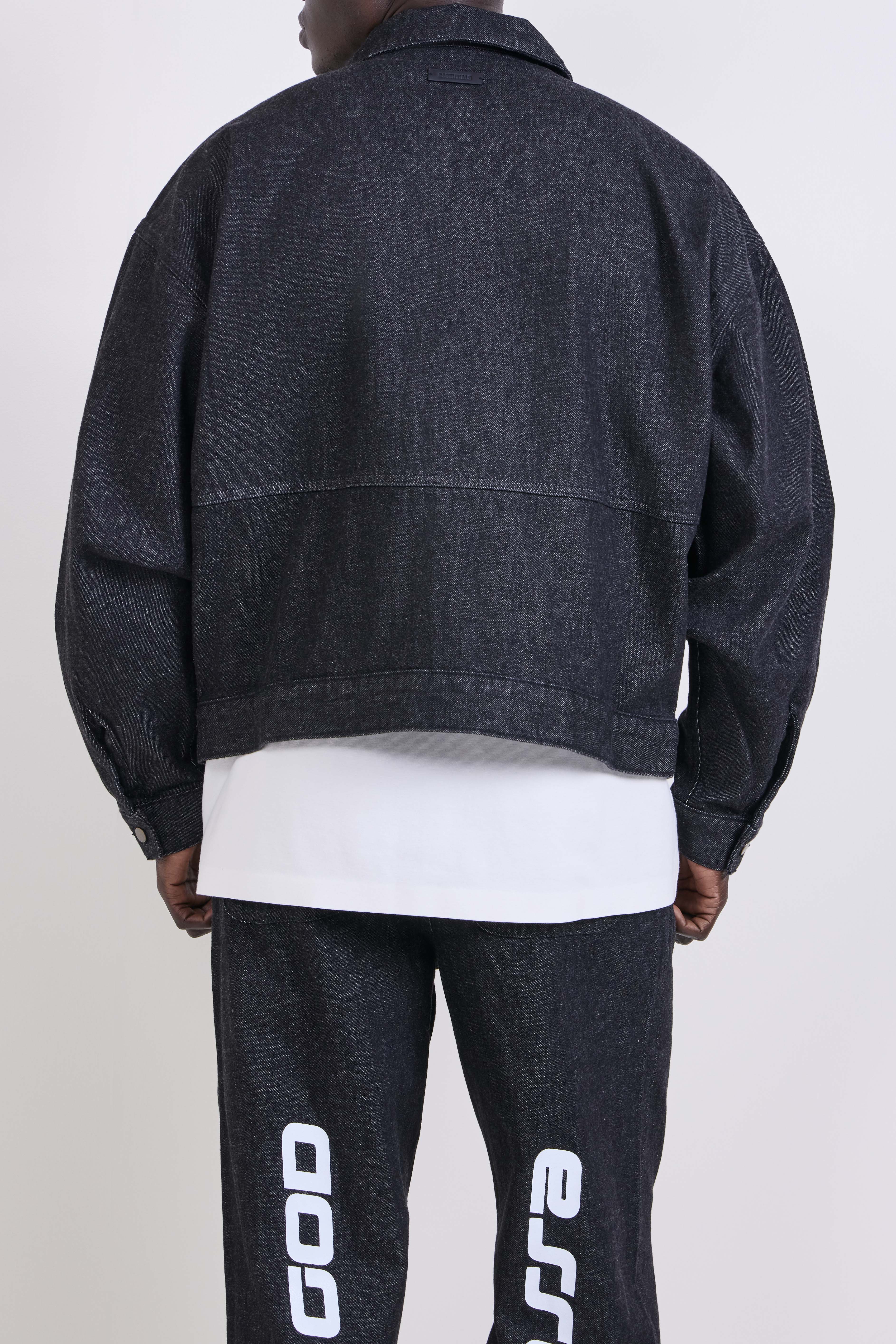 תמונת דוגמן אחורית של ז'קט ג'ינס