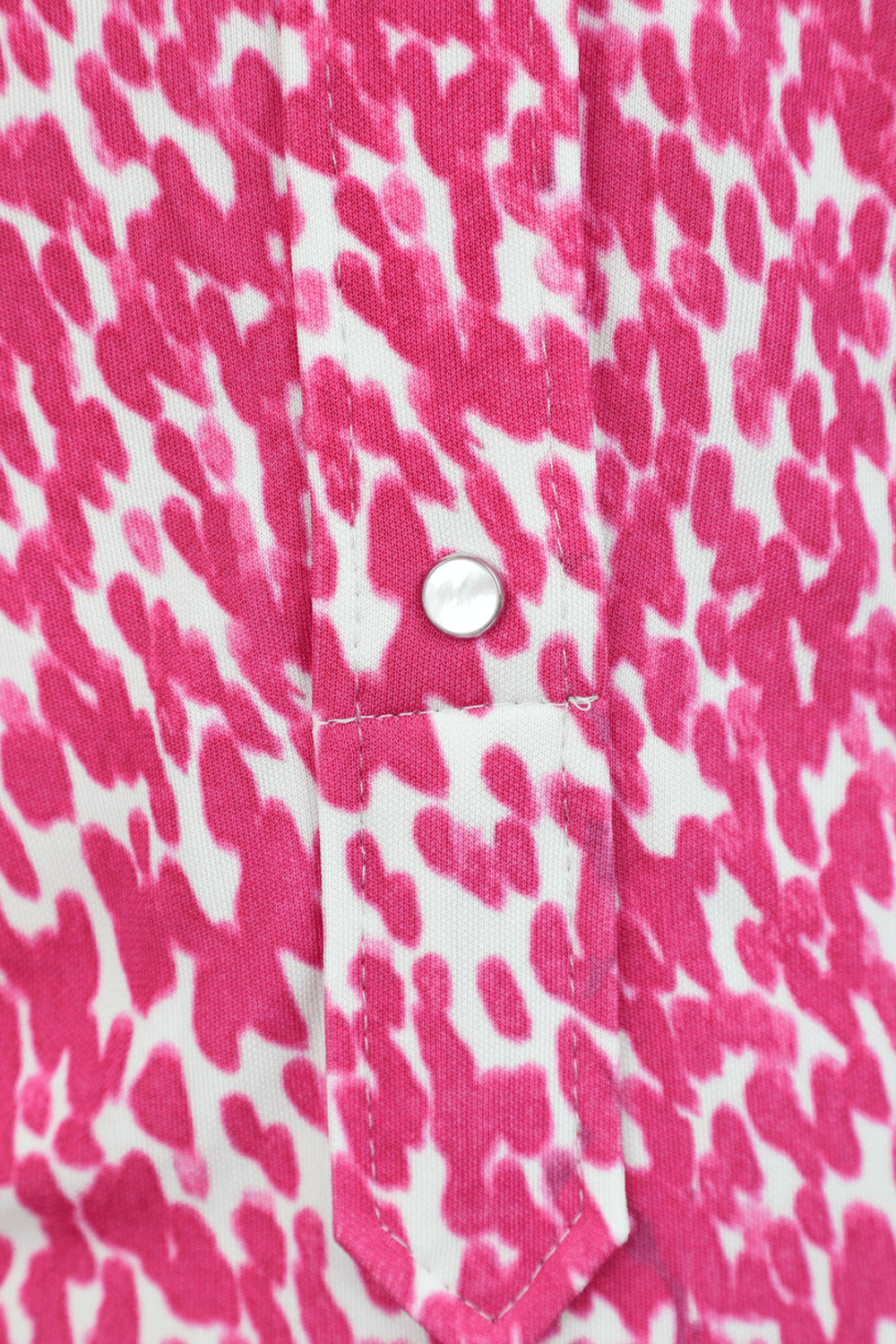 תמונה אחורית של Celina Midi Dress in Pink