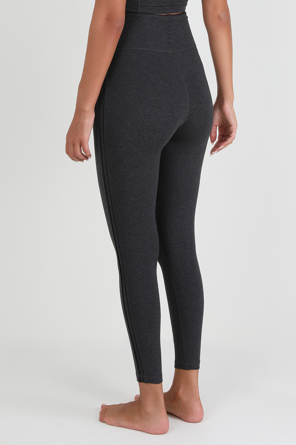 תמונת דוגמן אחורית של פומה אקסל מכנסי טייץ