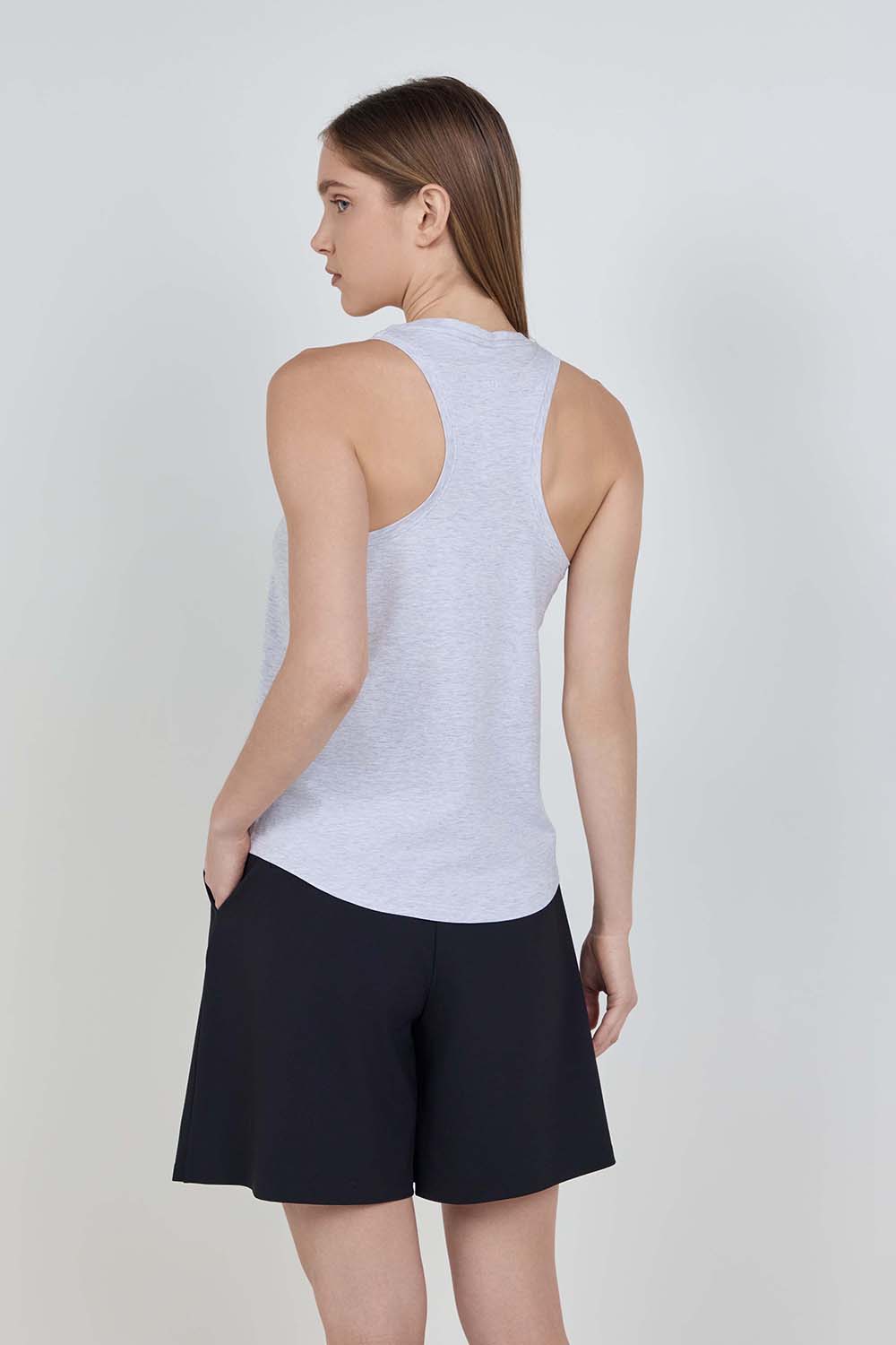 תמונת דוגמן אחורית של Love Tank Top