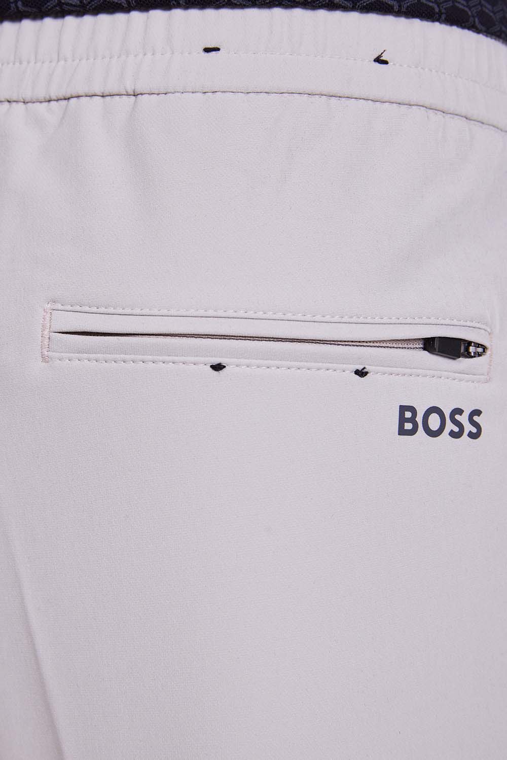 תמונת תקריב דוגמן של מכנסי ג'וגר סלים