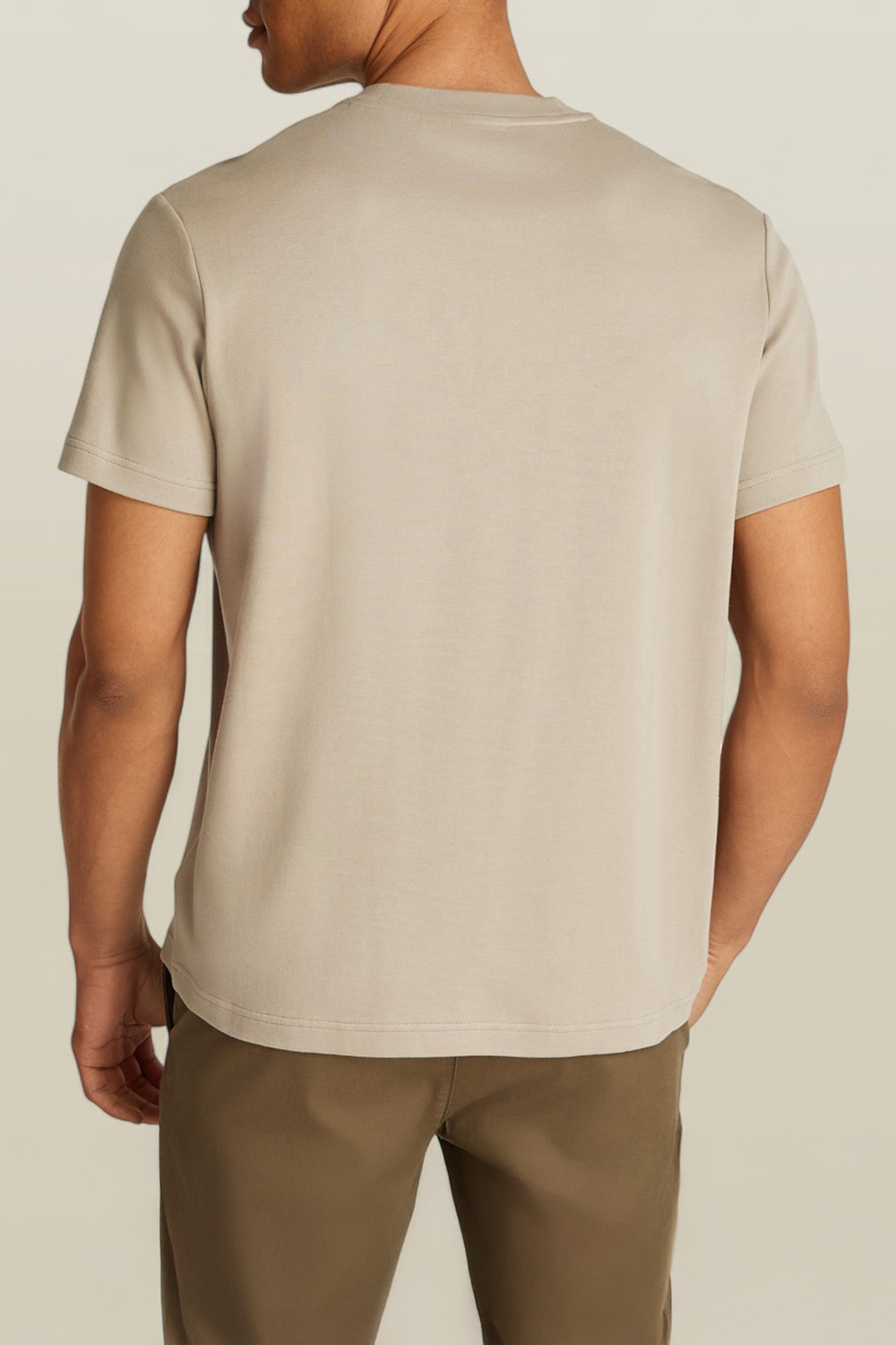 תמונת דוגמן אחורית של חולצת טי