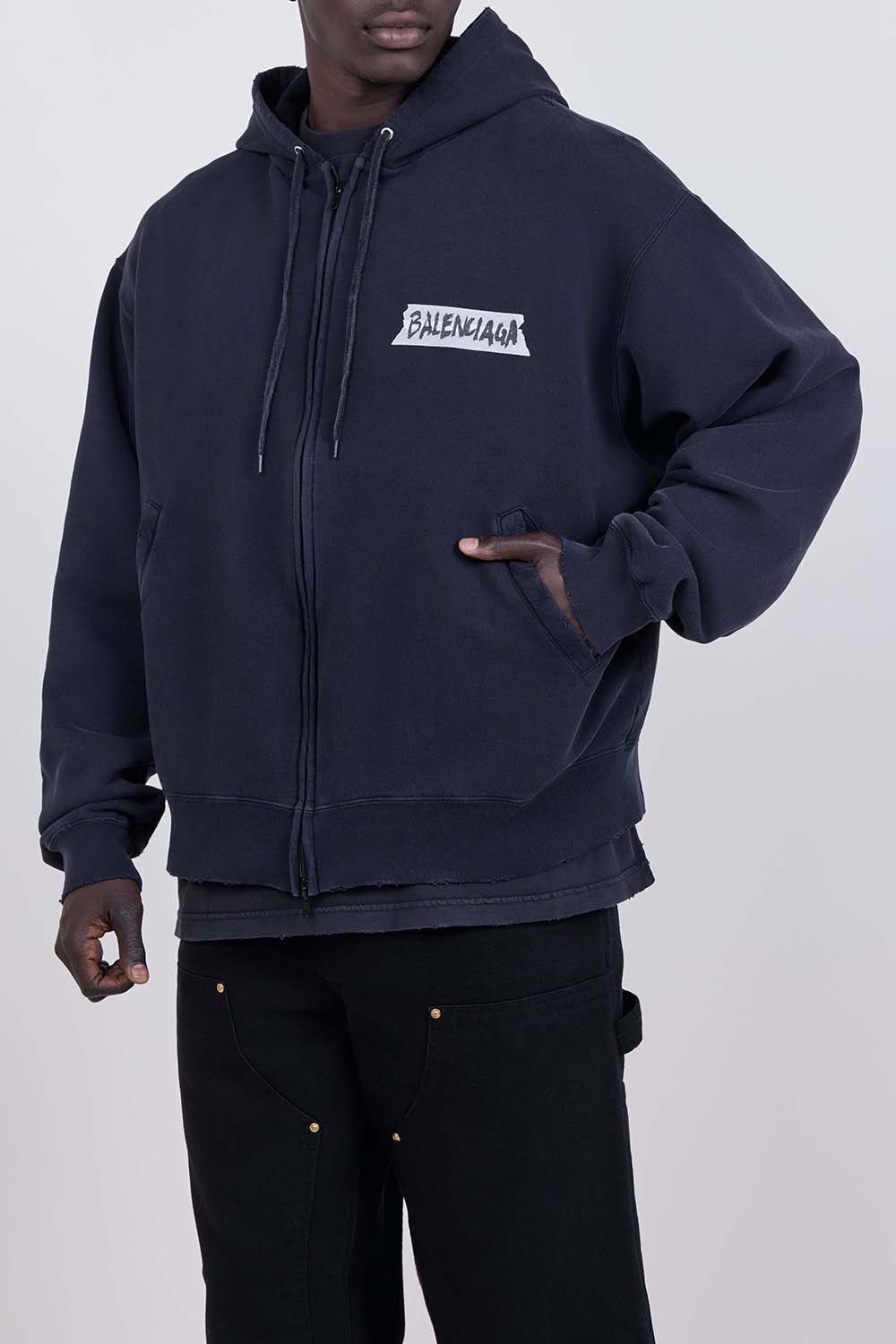 תמונת דוגמן קידמית של קפוצ'ון אוברסייז