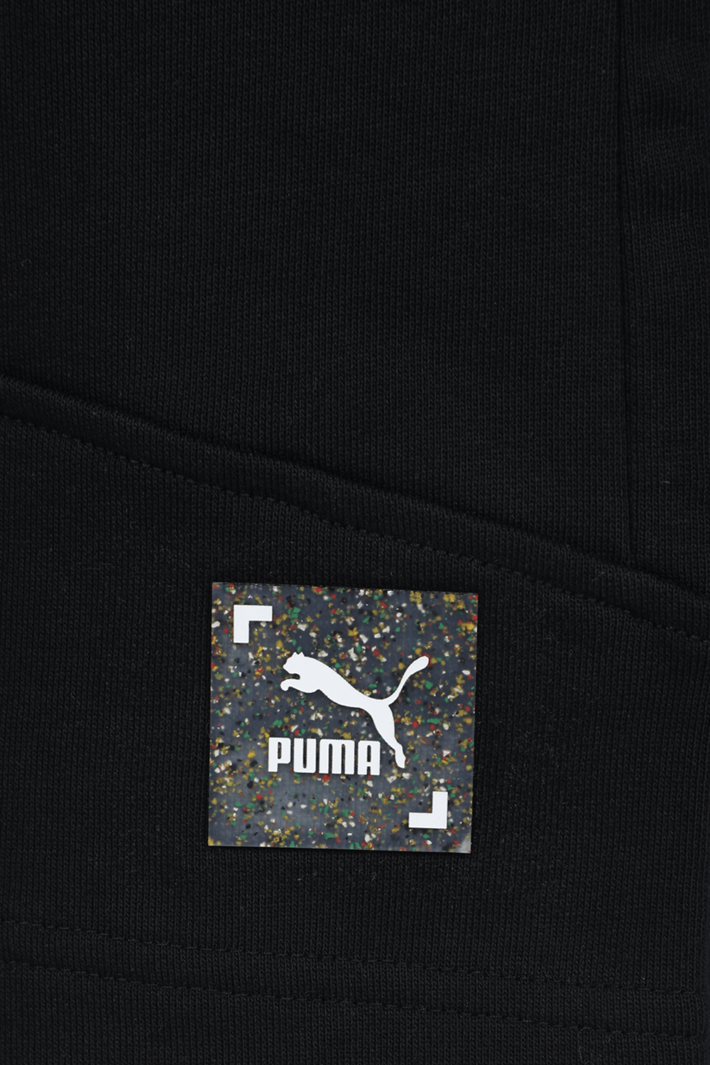 תמונה אחורית של RE.GEN Shorts in Black