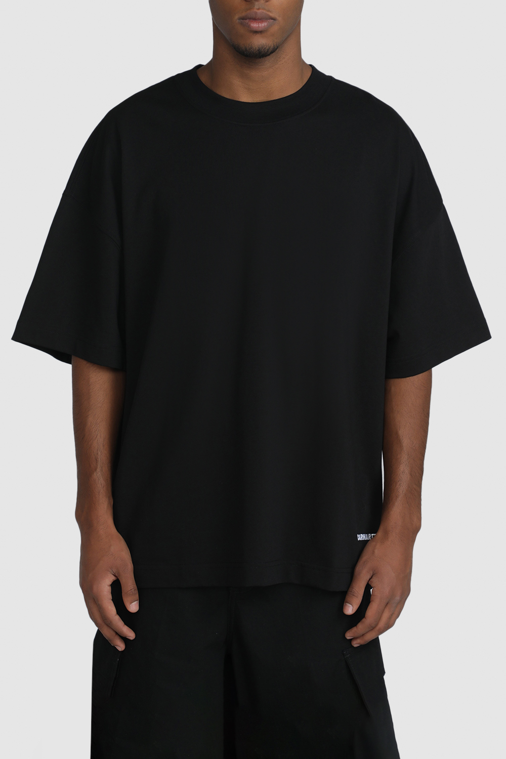 תמונת דוגמן קידמית של חולצת טי מכותנה אורגנית