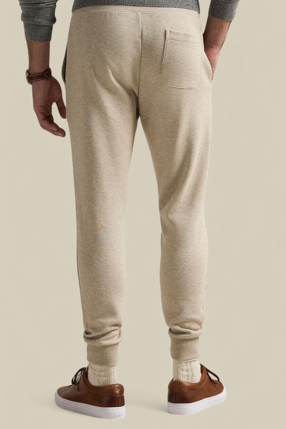 תמונת דוגמן אחורית של מכנסי ג'וג סלים פיט