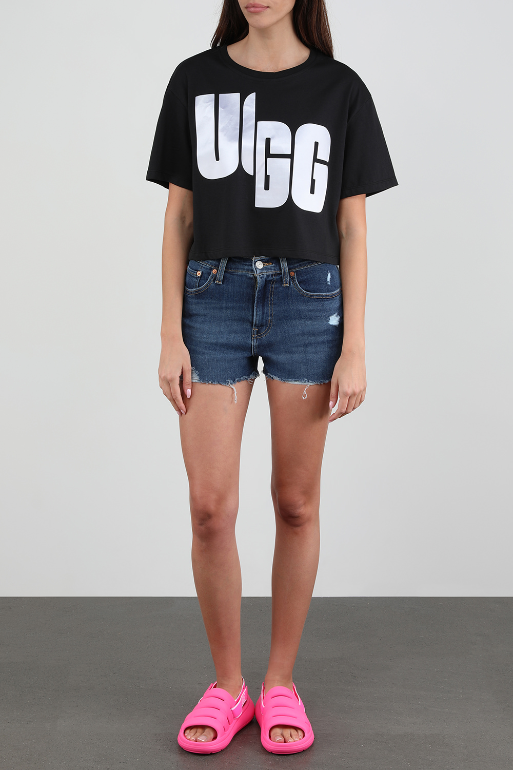 תמונת דוגמן קידמית של סנדלי ספורט יה ורודים