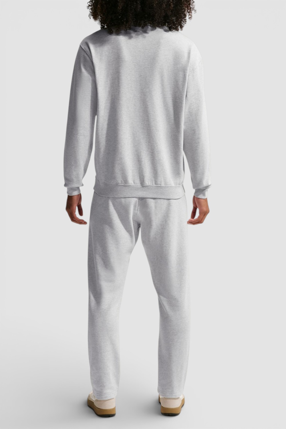 תמונת תקריב דוגמן של חליפת שני חלקים נייקי X טום סאקס