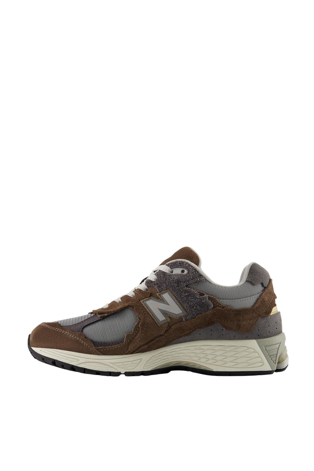 תמונה אחורית של נעלי סניקרס 2002R