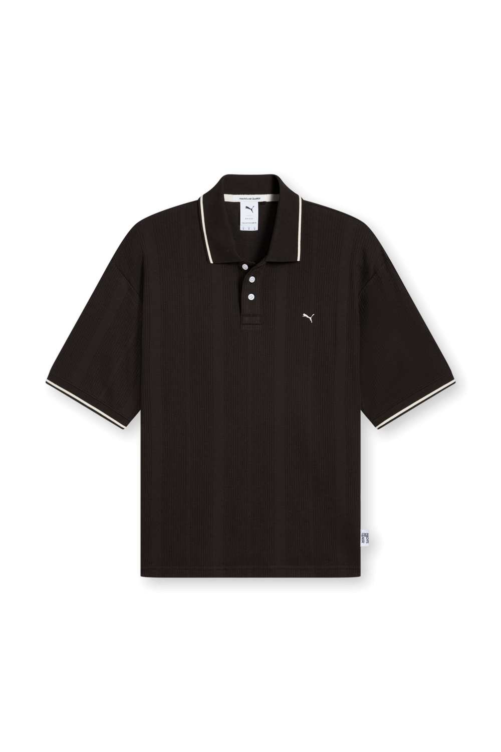 תמונה קידמית של חולצת פולו