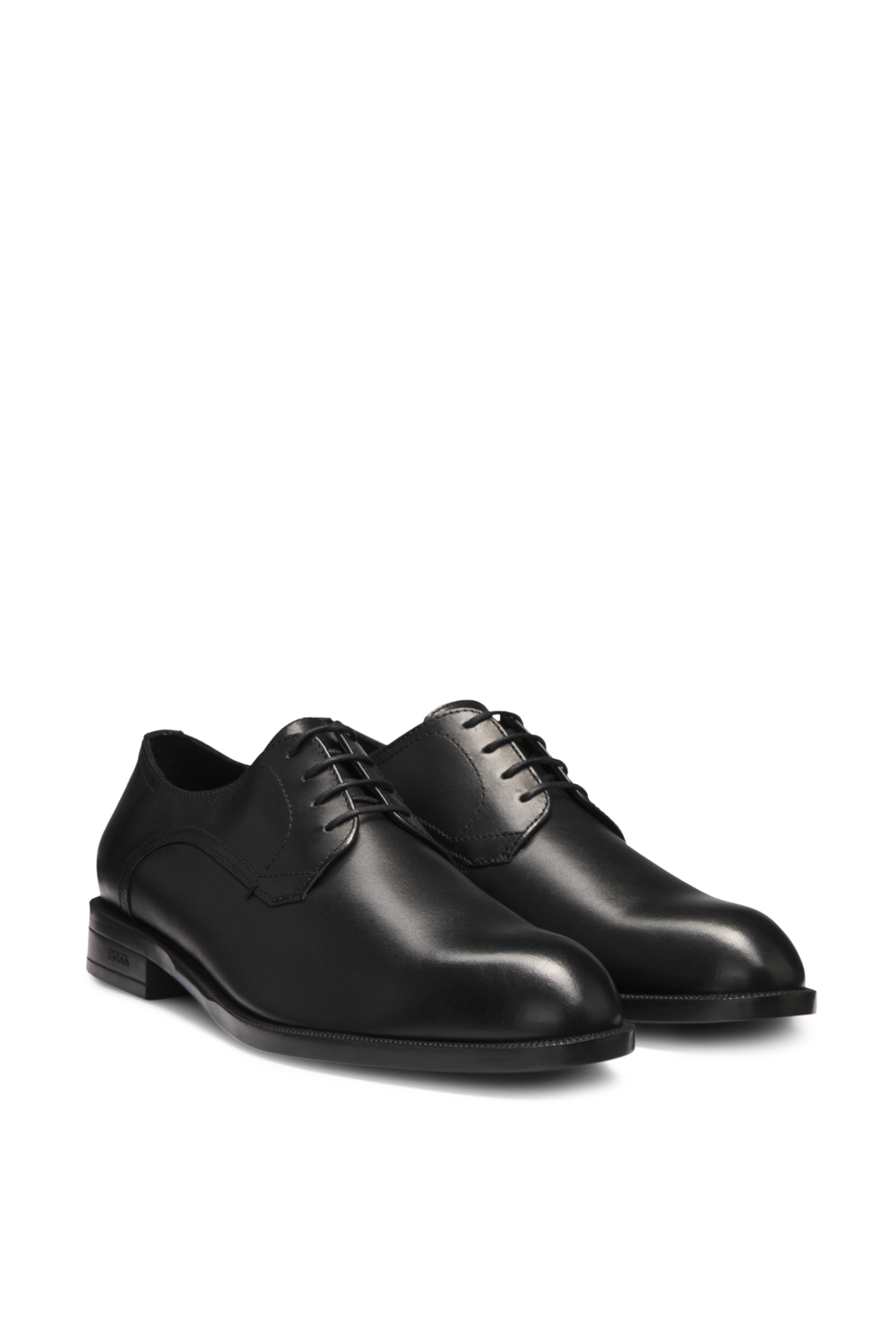 תמונה אחורית של נעלי דרבי עור