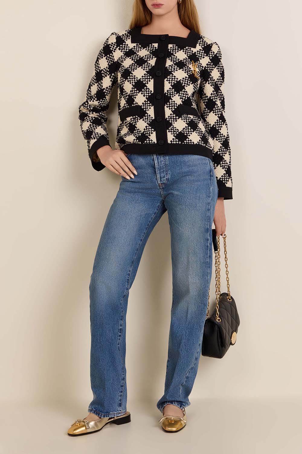 תמונת דוגמן קידמית של סיכה לדש הבגד