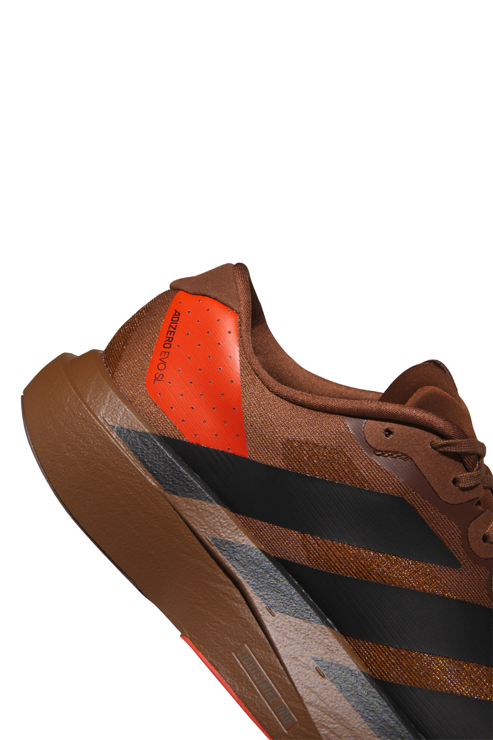 תמונת פנים של נעלי ריצה אדיזירו איבו אדידס X פארל ויליאמס