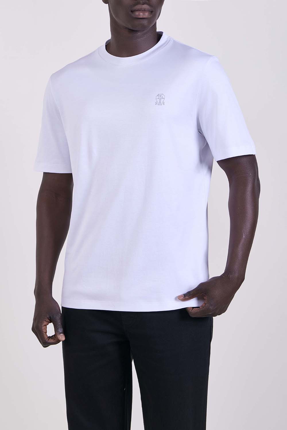 תמונת דוגמן קידמית של חולצת טי בגזרה ישרה