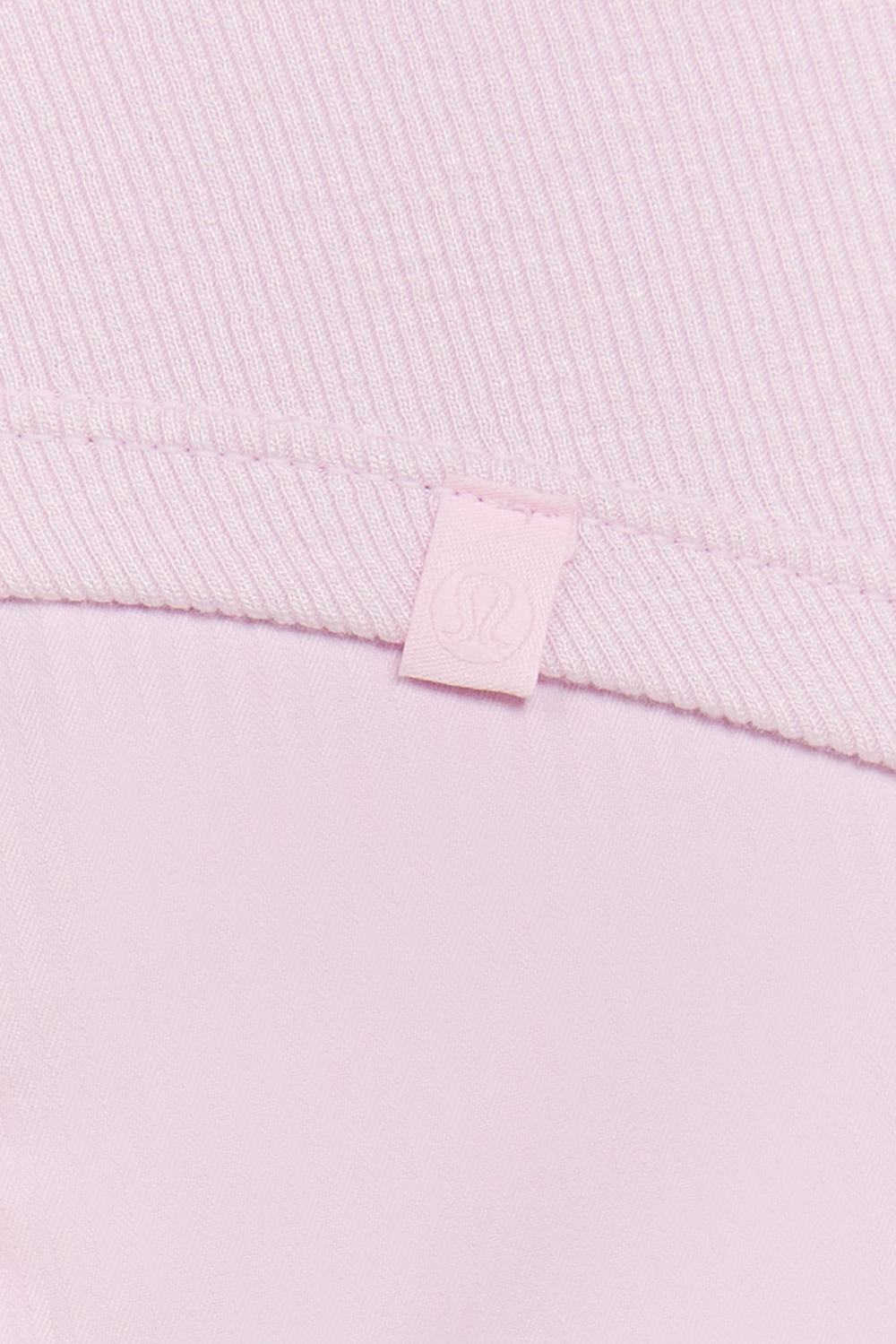 תמונת תקריב דוגמן של Hold Tight Short-Sleeve Shirt