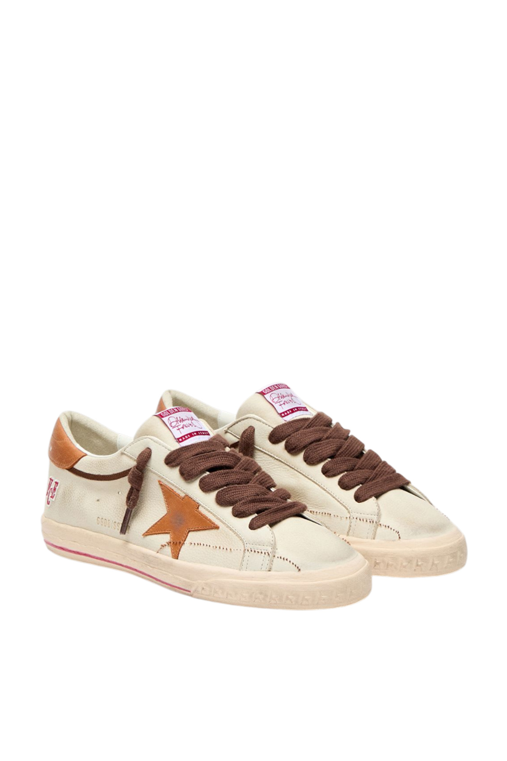 תמונה אחורית של סניקרס