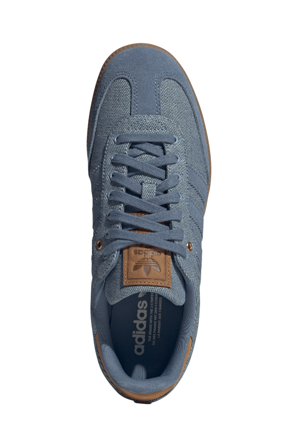 תמונת תקריב של נעלי סניקרס סמבה או ג'י