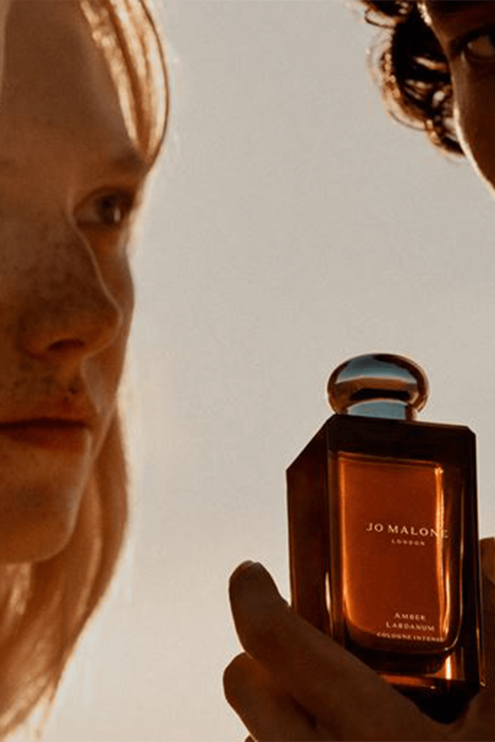 תמונה אחורית של Cologne Intense Amber Labdanum Pre Pack 100 ML