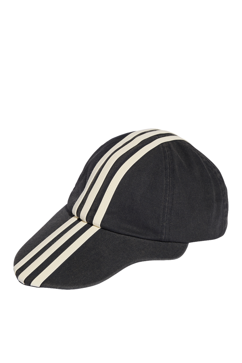 תמונה קידמית של כובע מצחייה אדידס X טאג קלאב