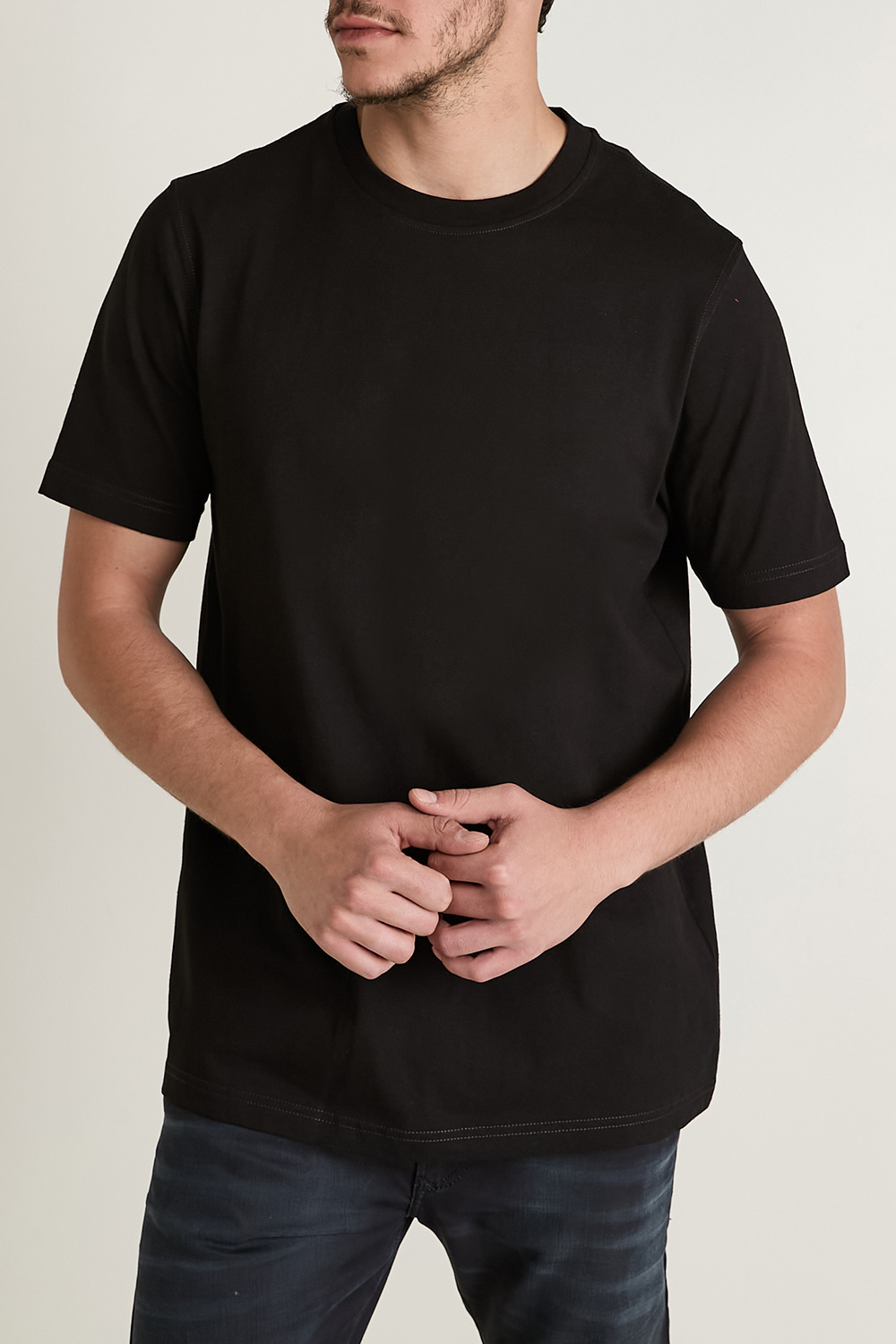 תמונת דוגמן קידמית של חולצת טי