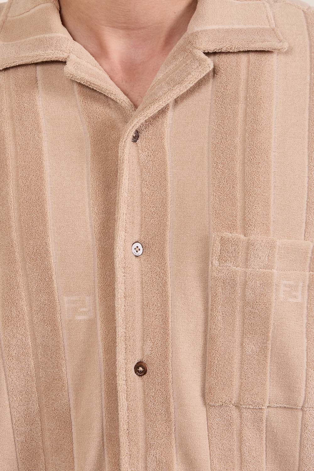 תמונת תקריב דוגמן של חולצת ז'קט