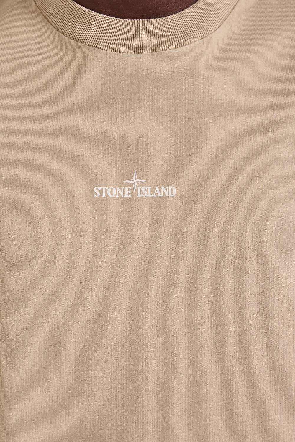 תמונת תקריב דוגמן של חולצת טי