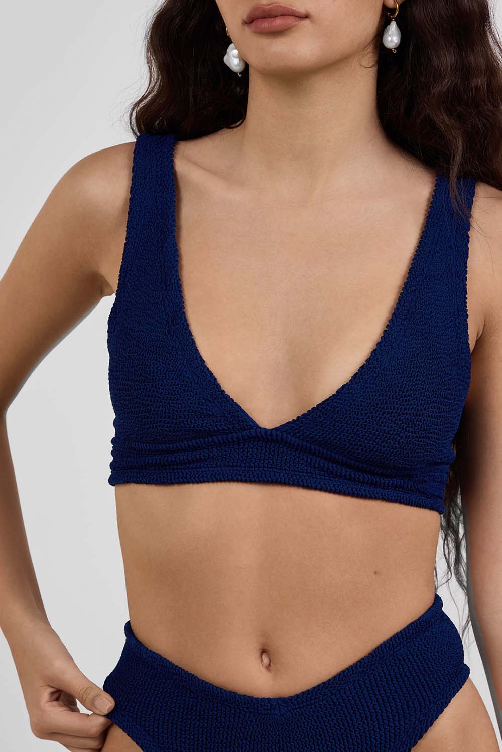 תמונת תקריב דוגמן של סט ביקיני אנג'ל