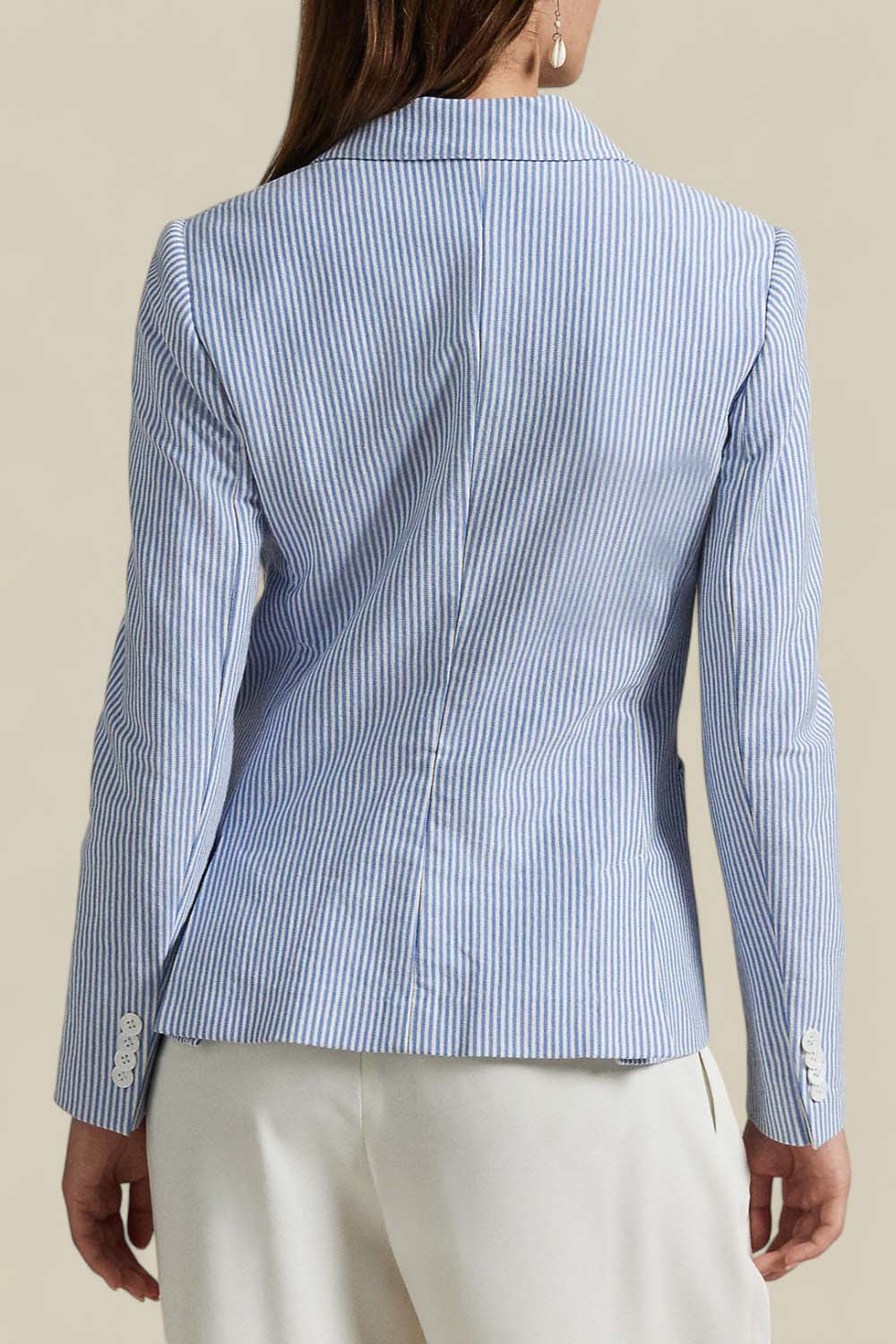 תמונת דוגמן אחורית של ז'קט כותנה