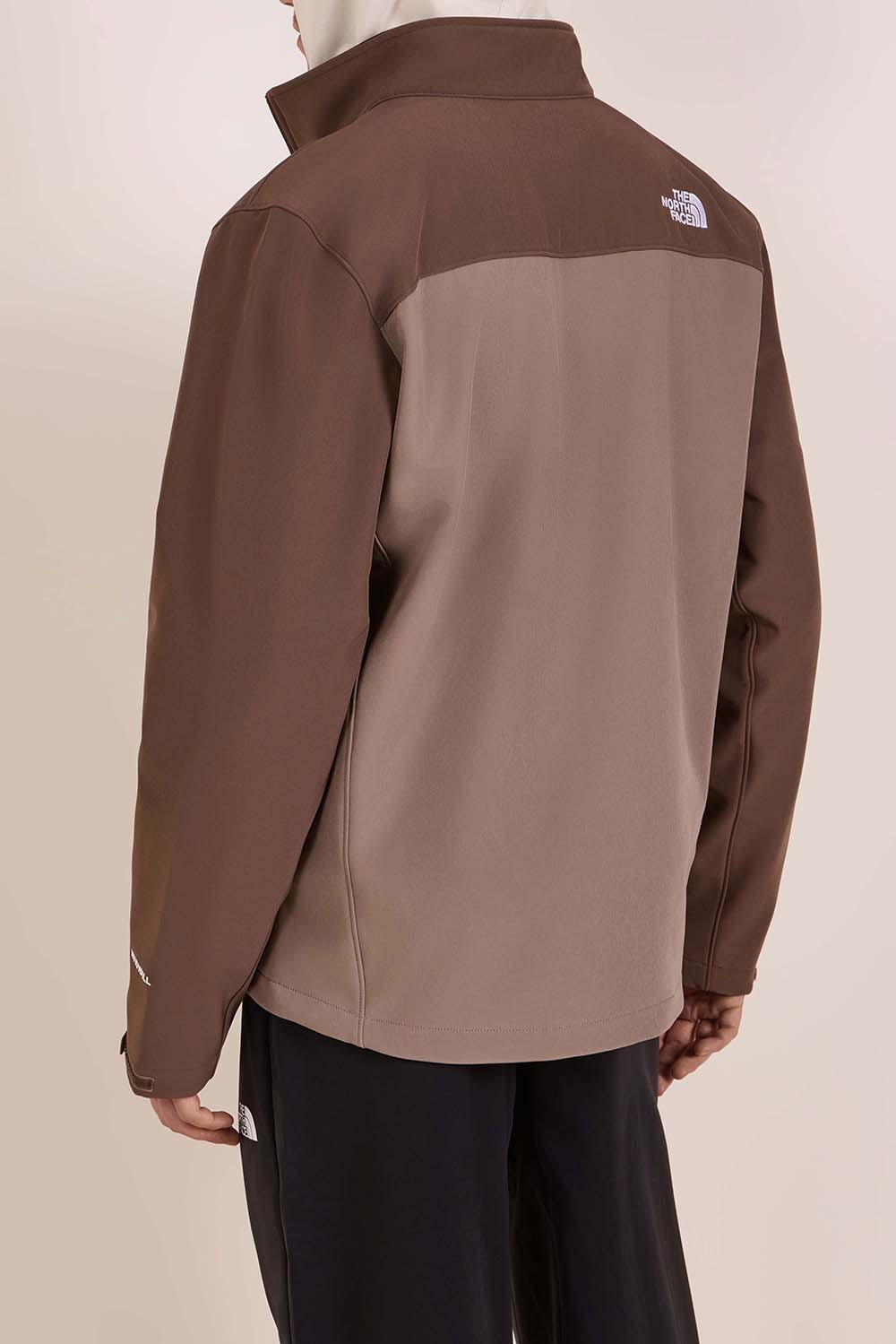 תמונת דוגמן אחורית של ז'קט קל