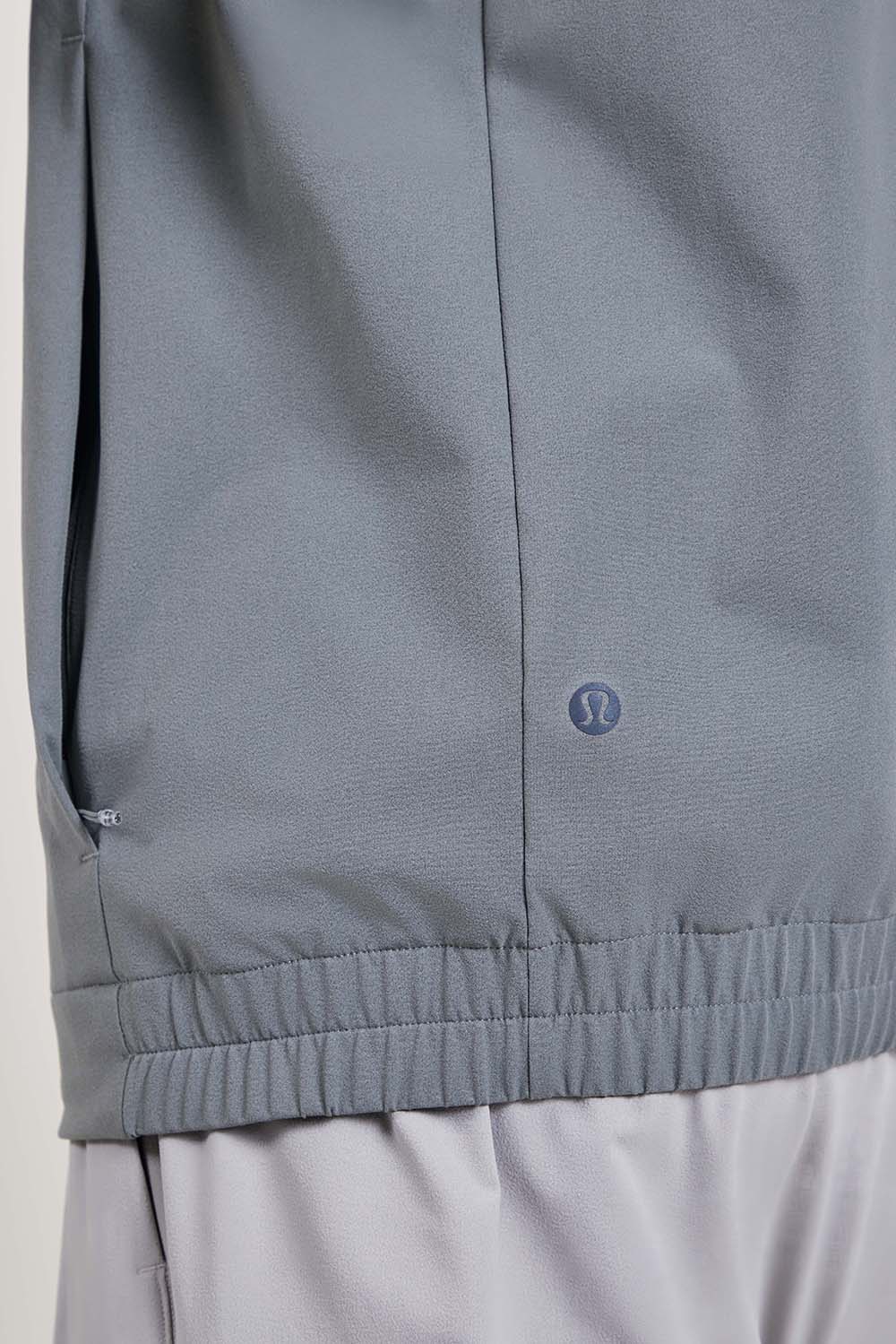 תמונת תקריב דוגמן של Zeroed In Track Jacket