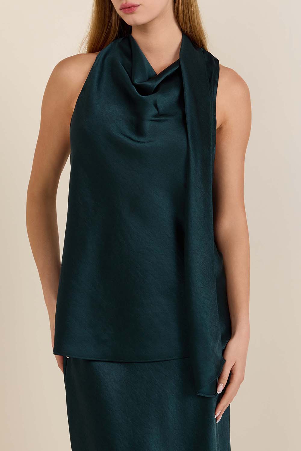 תמונת דוגמן קידמית של טופ קולר סאטן