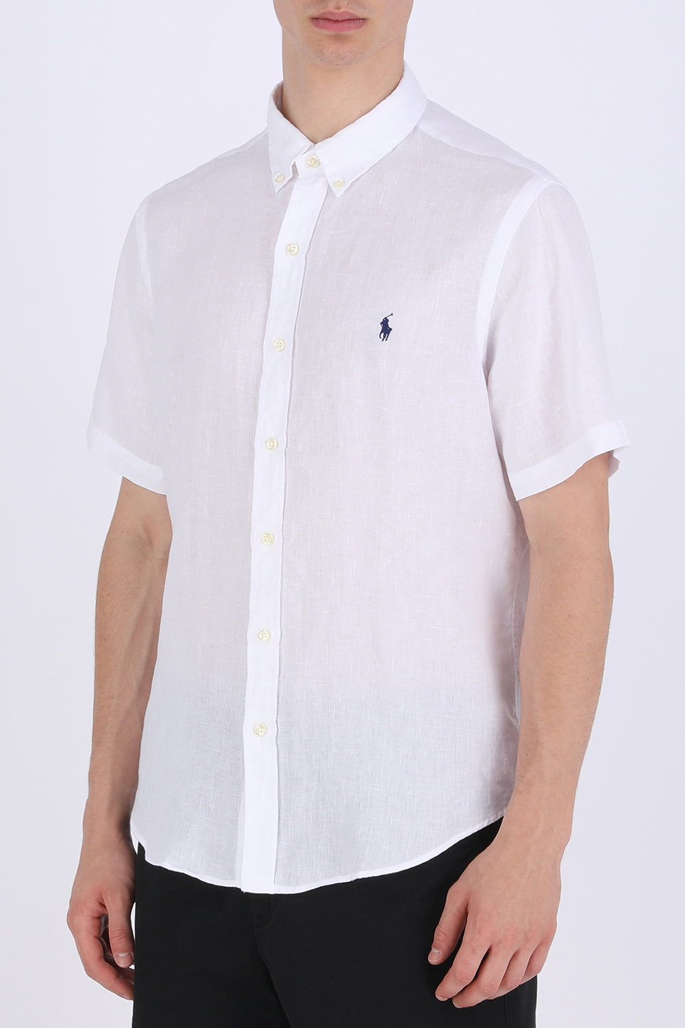 תמונת דוגמן קידמית של חולצת פשתן מכופתרת וקצרה בלבן