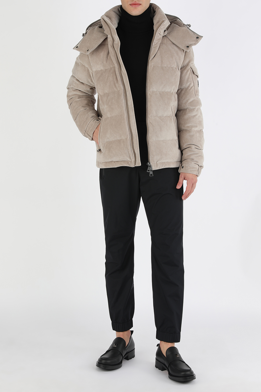 תמונת דוגמן קידמית של נעלי מוקסין רומן מעור בגוון שחור