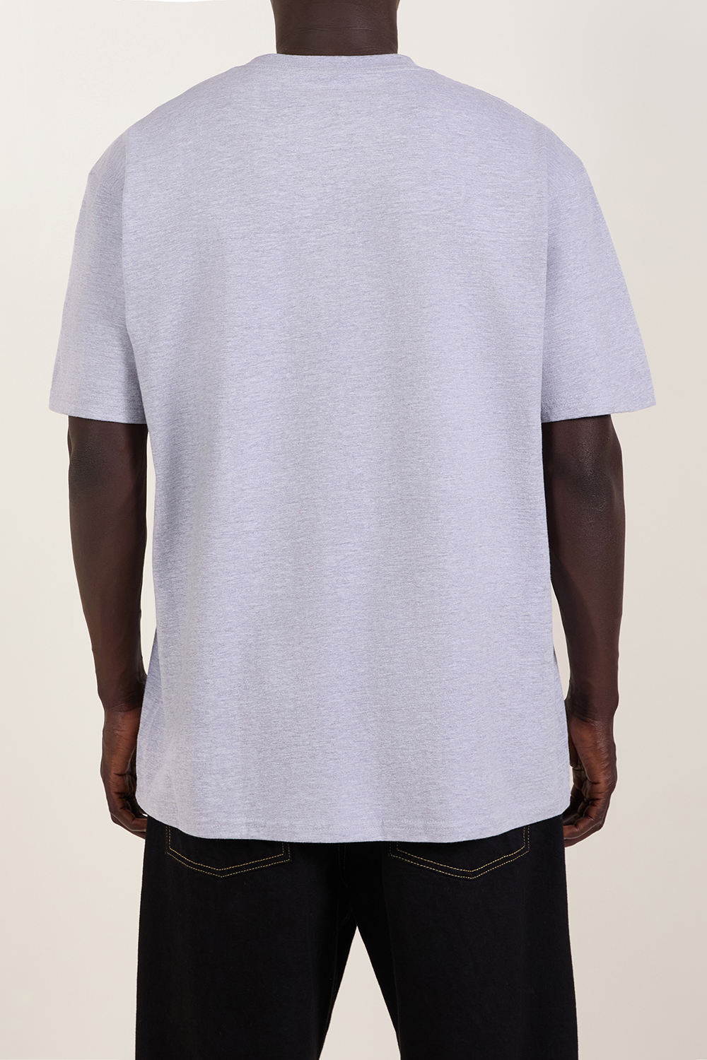 תמונת תקריב דוגמן של חולצת טי