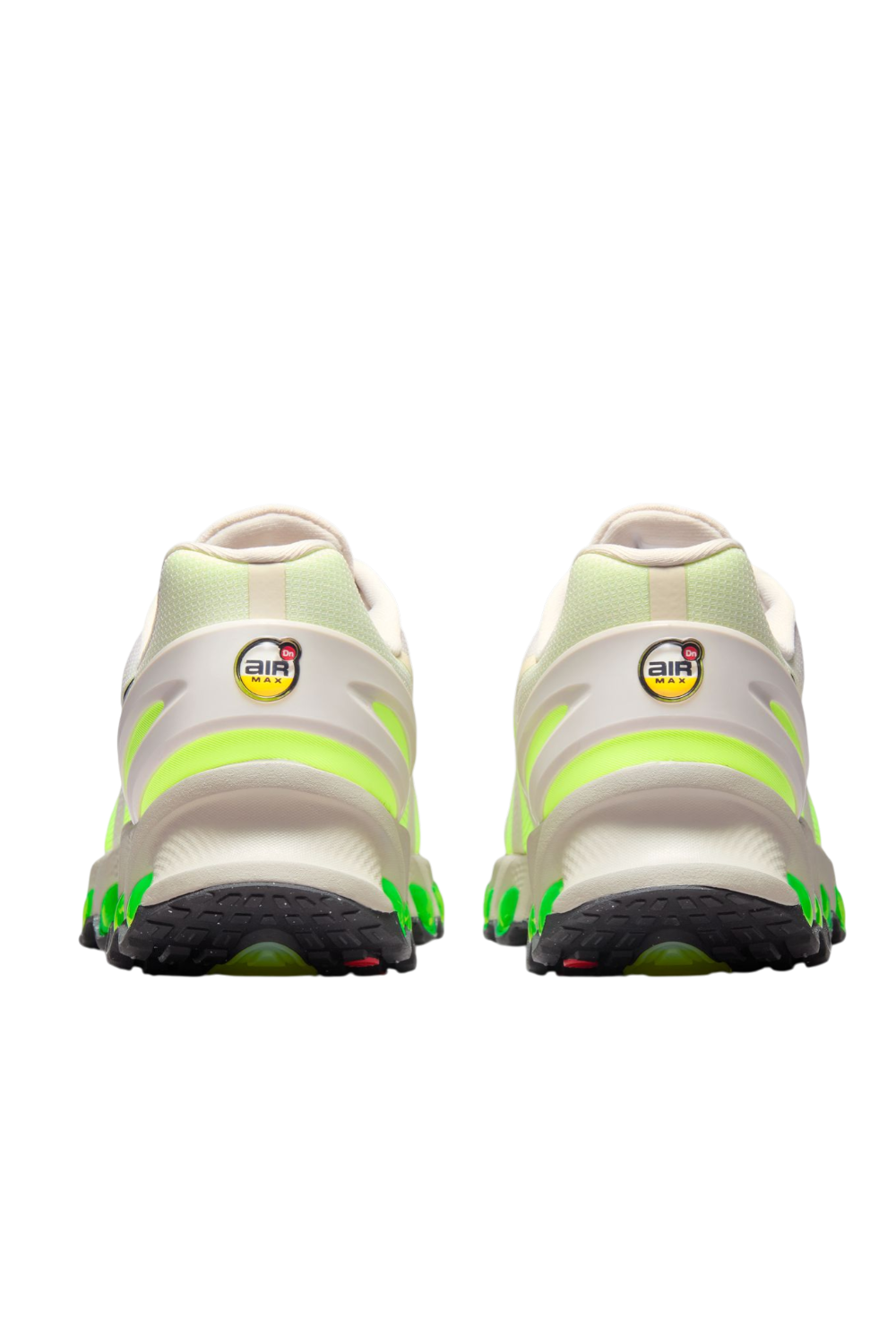 תמונת תקריב של נעלי סניקרס