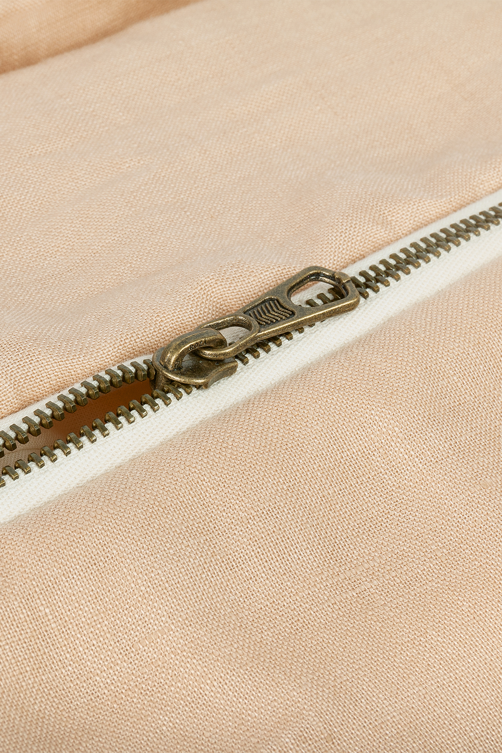 תמונה אחורית של תיק החתלה מפשתן צרפתי